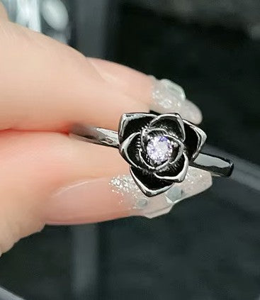 Black flowered Stones rings