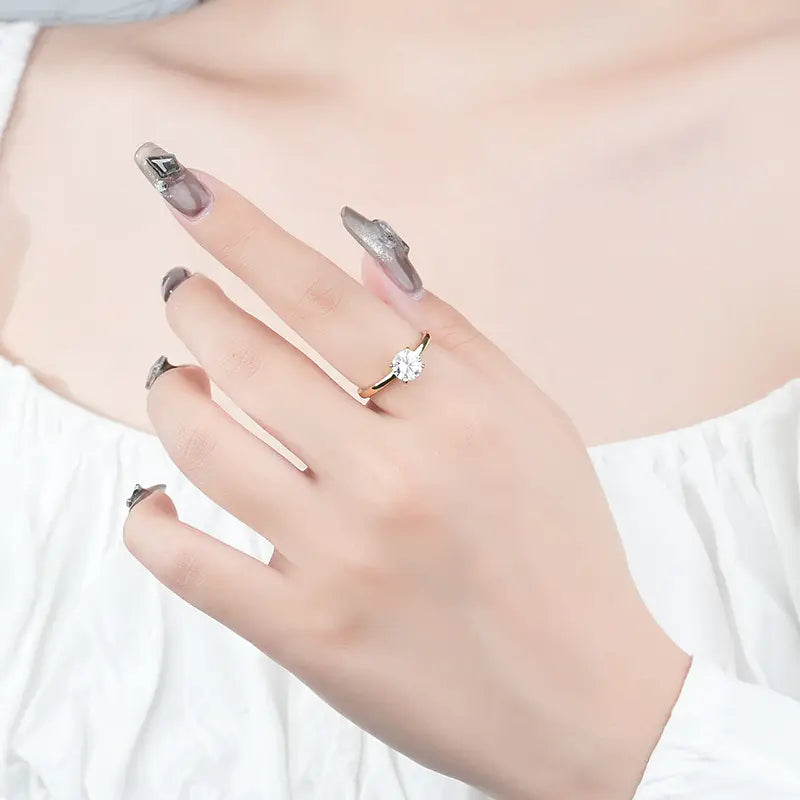 Retro Moissanite Ring