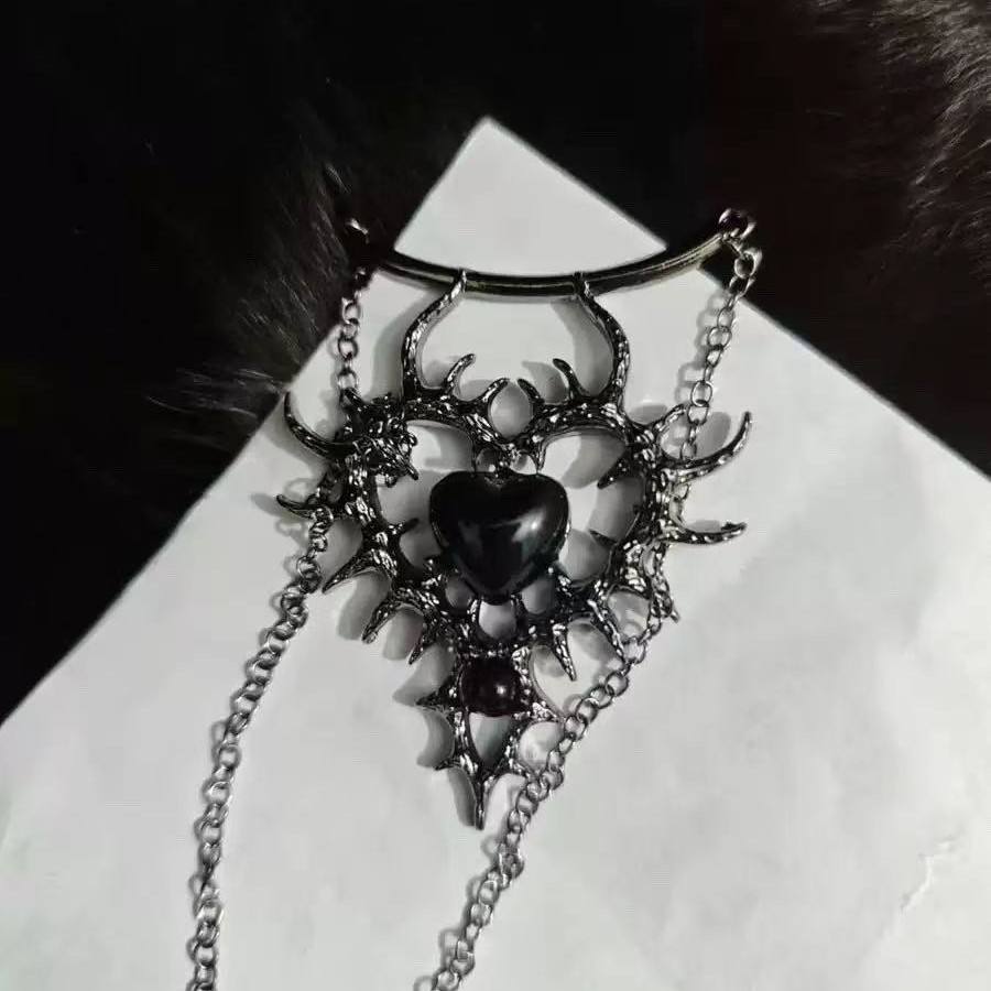 Thorn Heart Pendant Necklace